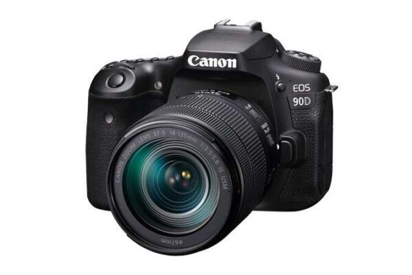 Canon EOS 90D DSLR Camera 32.5MP LCD Screen and 18-135 USM Lens Kit